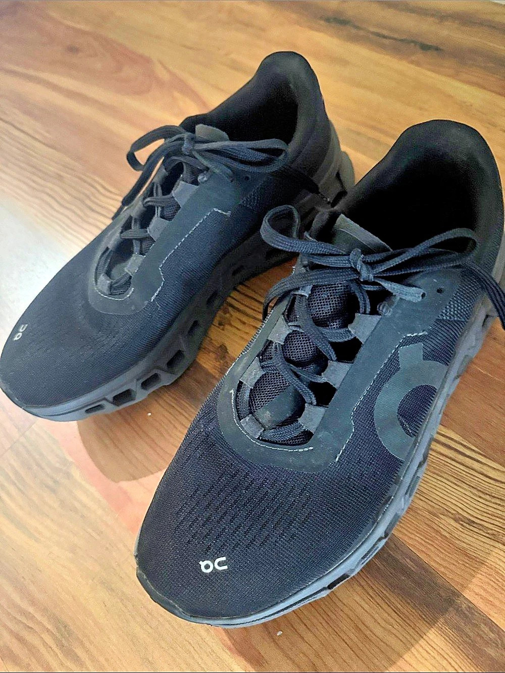 On Black Athletic Shoes US 8.5
